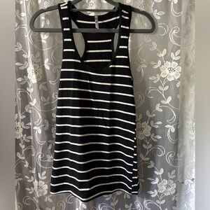 Black and White Striped Women's Tank Top size large